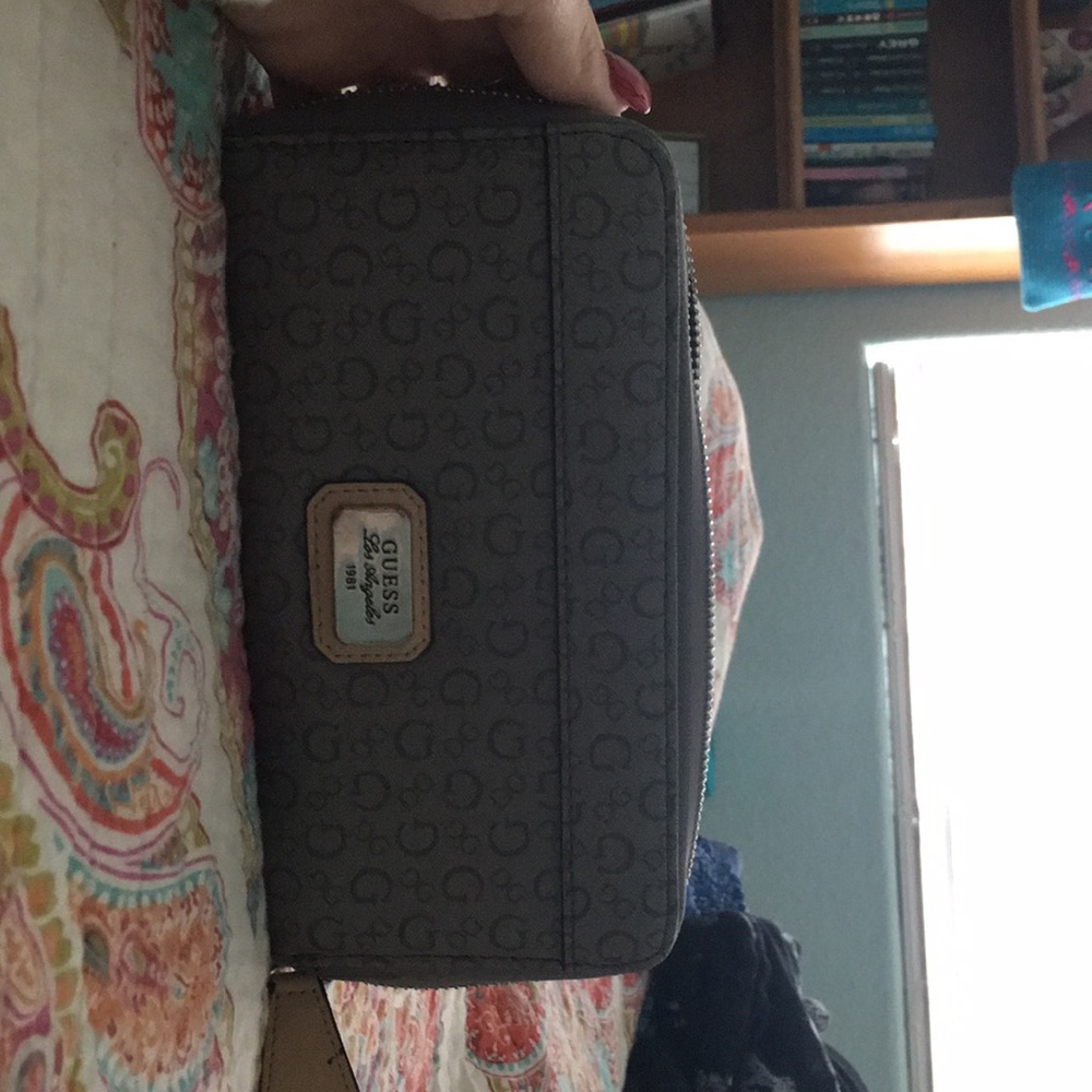 Guess wallet